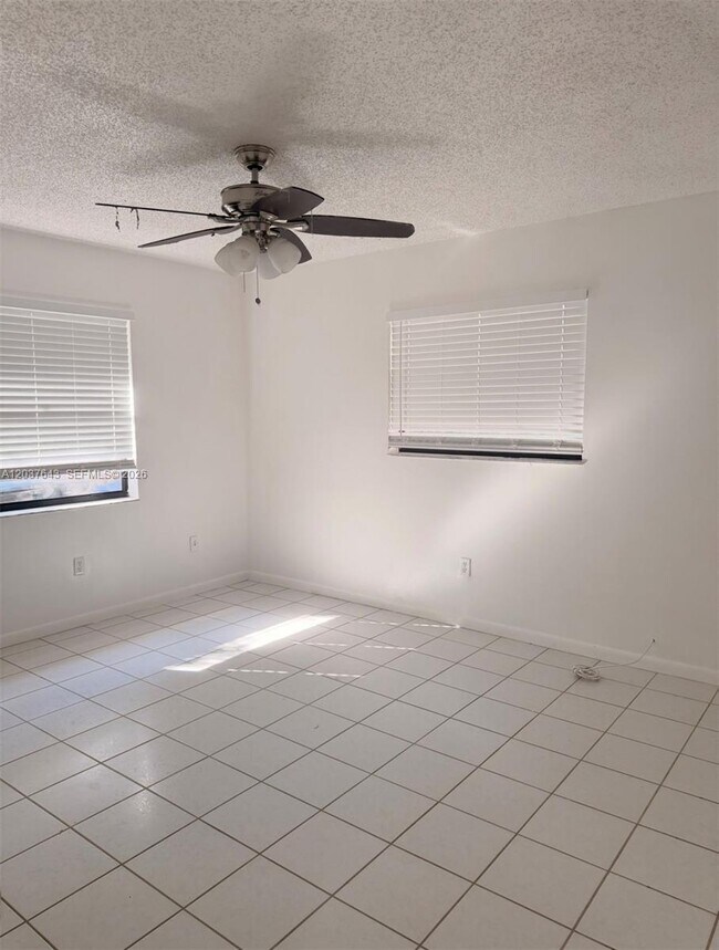 Building Photo - 792 Lantern Tree Ln