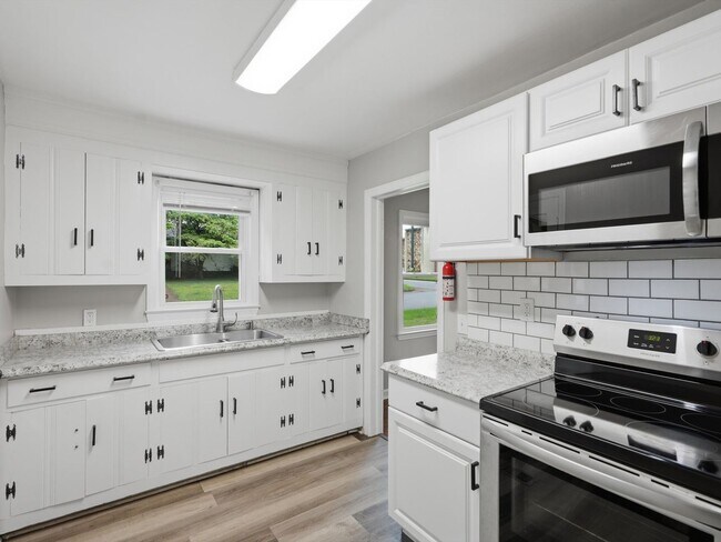 Building Photo - Quaint 3 bed 1 bath home in charming Decatur!