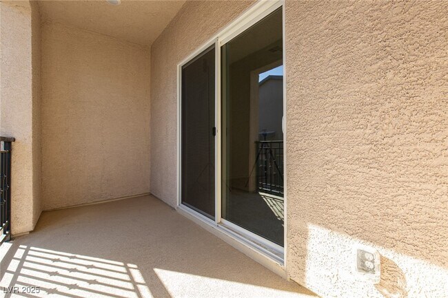 Building Photo - 2532 Vittora Pointe St