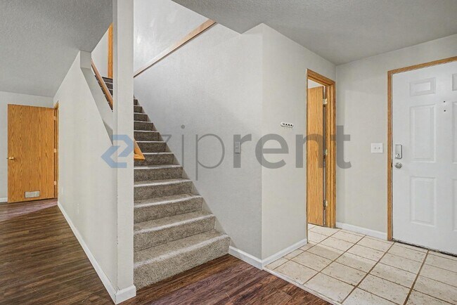 Building Photo - 1302 NW 4th St