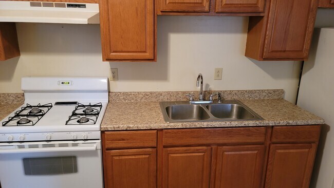 Building Photo - 914 Walnut St