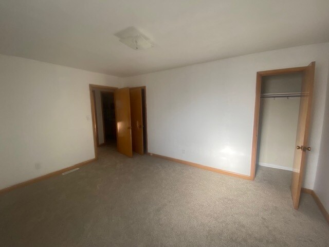 Building Photo - 726 Fayal Rd