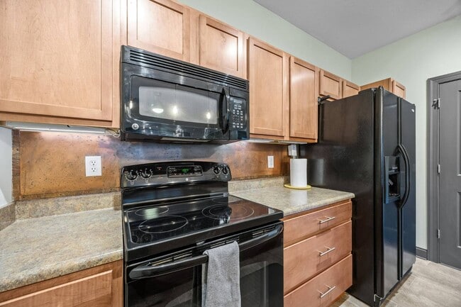 Building Photo - 123 Foxden Dr