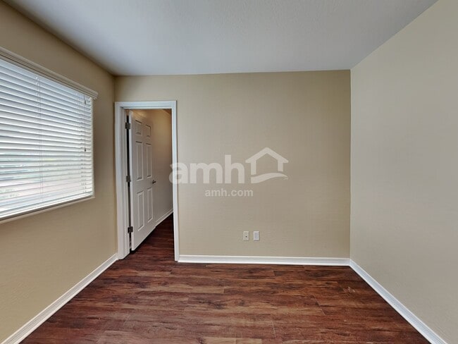 Building Photo - 9318 N 186th Ln