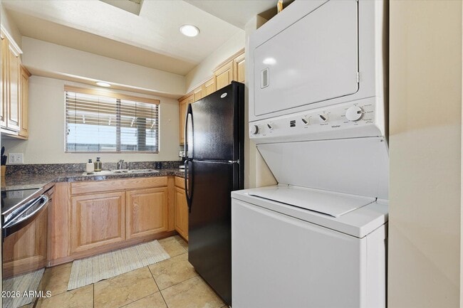 Building Photo - 3200 S Litzler Dr