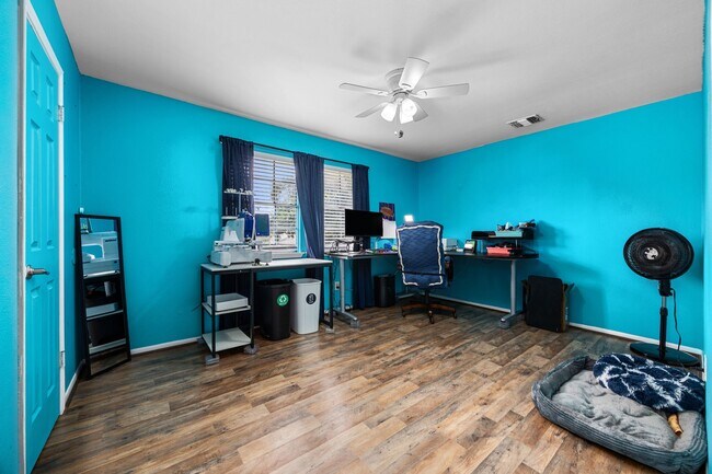 Building Photo - 6514 Vialinda Dr