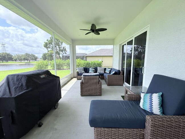 Building Photo - 5 Bedroom and 6 Bathroom, Lake view House