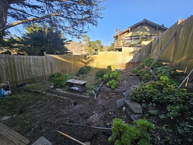 Building Photo - 425 Talbot Ave