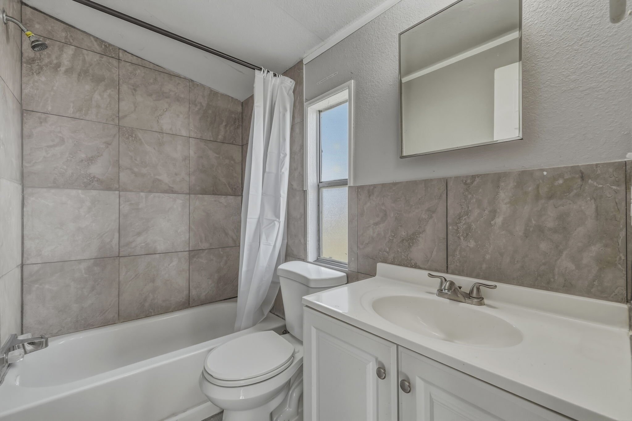 Building Photo - 31 Cinnamon Ln