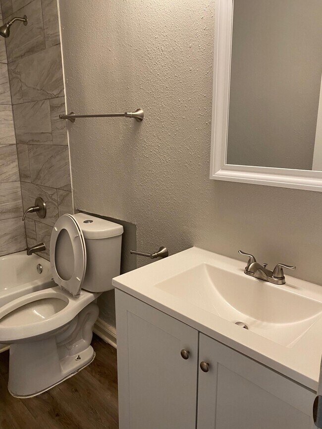 Building Photo - 2363 Virginia Ct