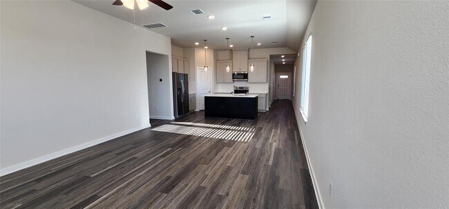 Building Photo - 2120 Delano Dr
