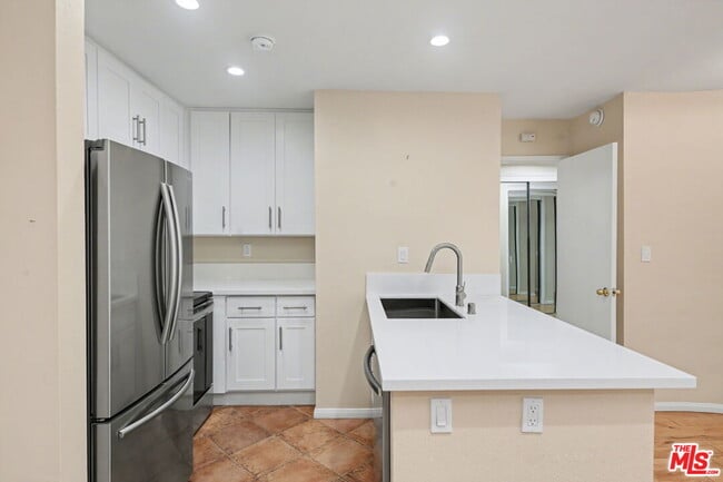 Building Photo - 1440 Veteran Ave