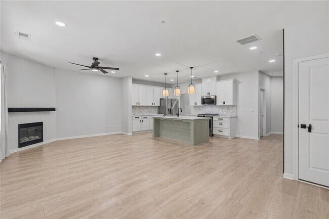 Building Photo - 1339 Endicott Ct