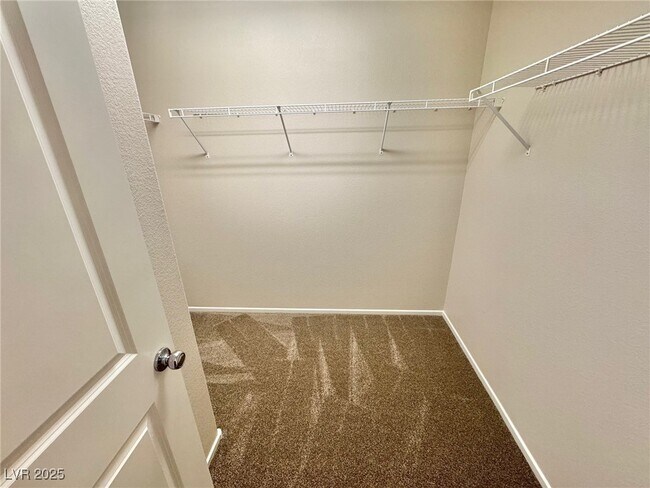 Building Photo - 9413 Sweetwood Ave