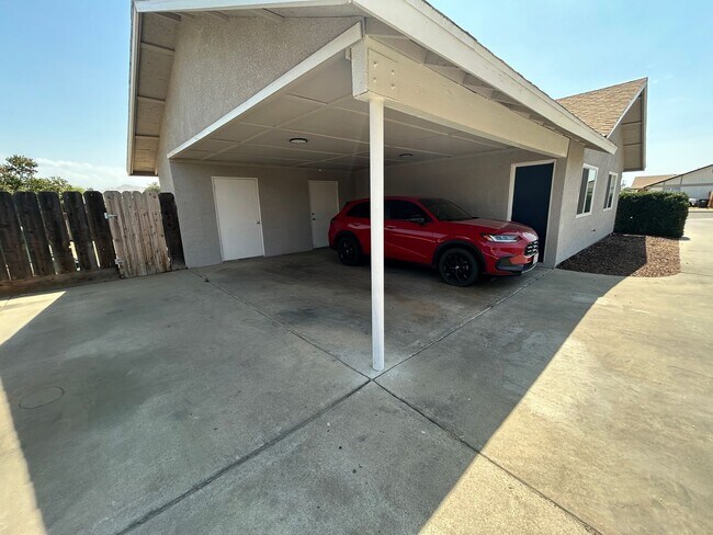 Building Photo - 900LaVida