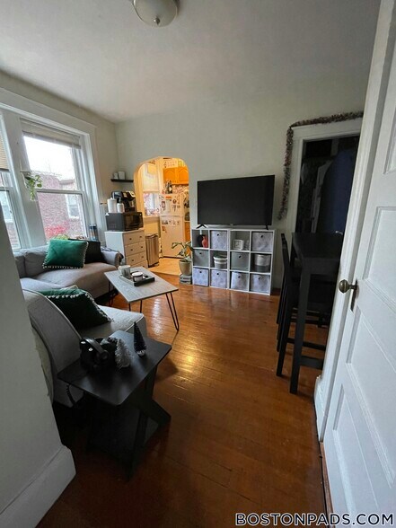 Building Photo - 208 Winthrop Rd