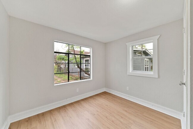 Building Photo - 226 Belmont A San Antonio TX 78202