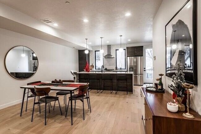 Building Photo - 327 S 700 E