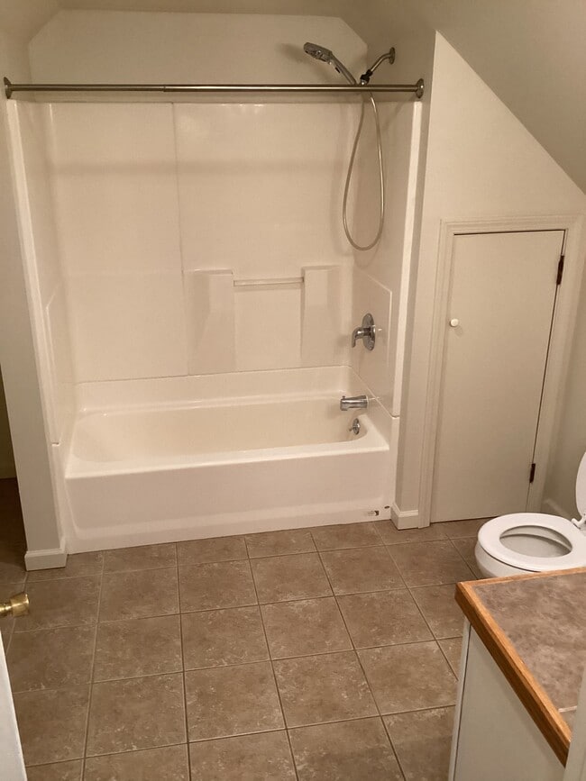 Building Photo - 1208 Howard St