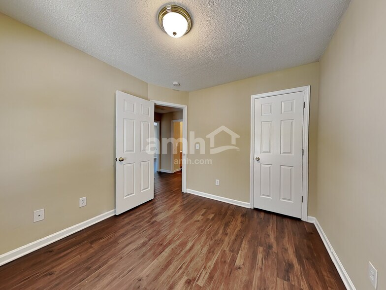 Building Photo - 1621 Harper Spring Dr