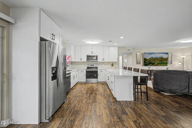 Building Photo - 2837 W Union Hills Dr