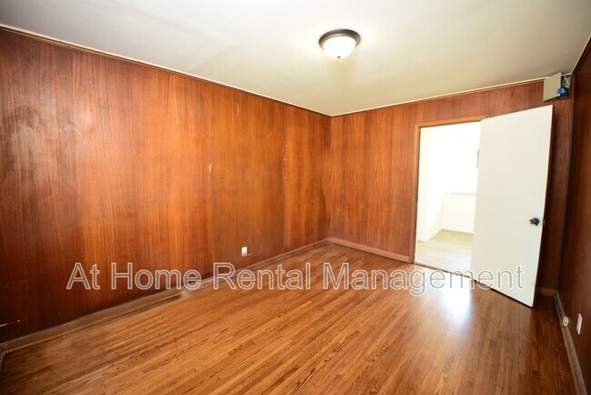 Building Photo - 477 S Norwood Ave