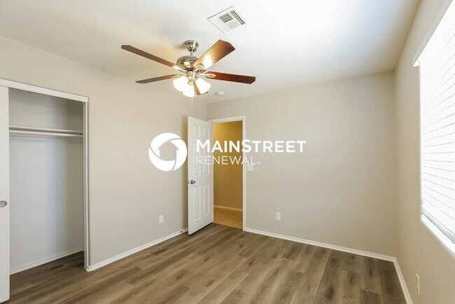 Building Photo - 3 Bedroom Pet-Friendly Home in MESA, AZ with Main Street Renewal
