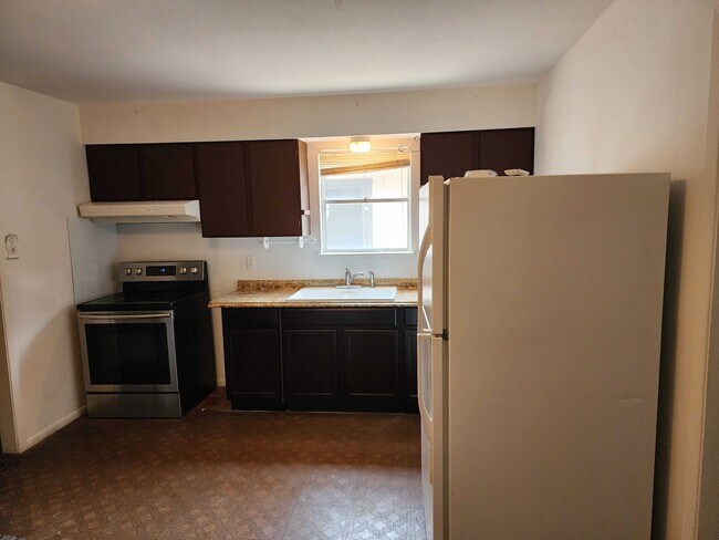 Building Photo - 10075 E Loop 1604 S