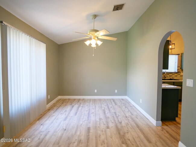 Building Photo - 9599 E Dunnigan Dr