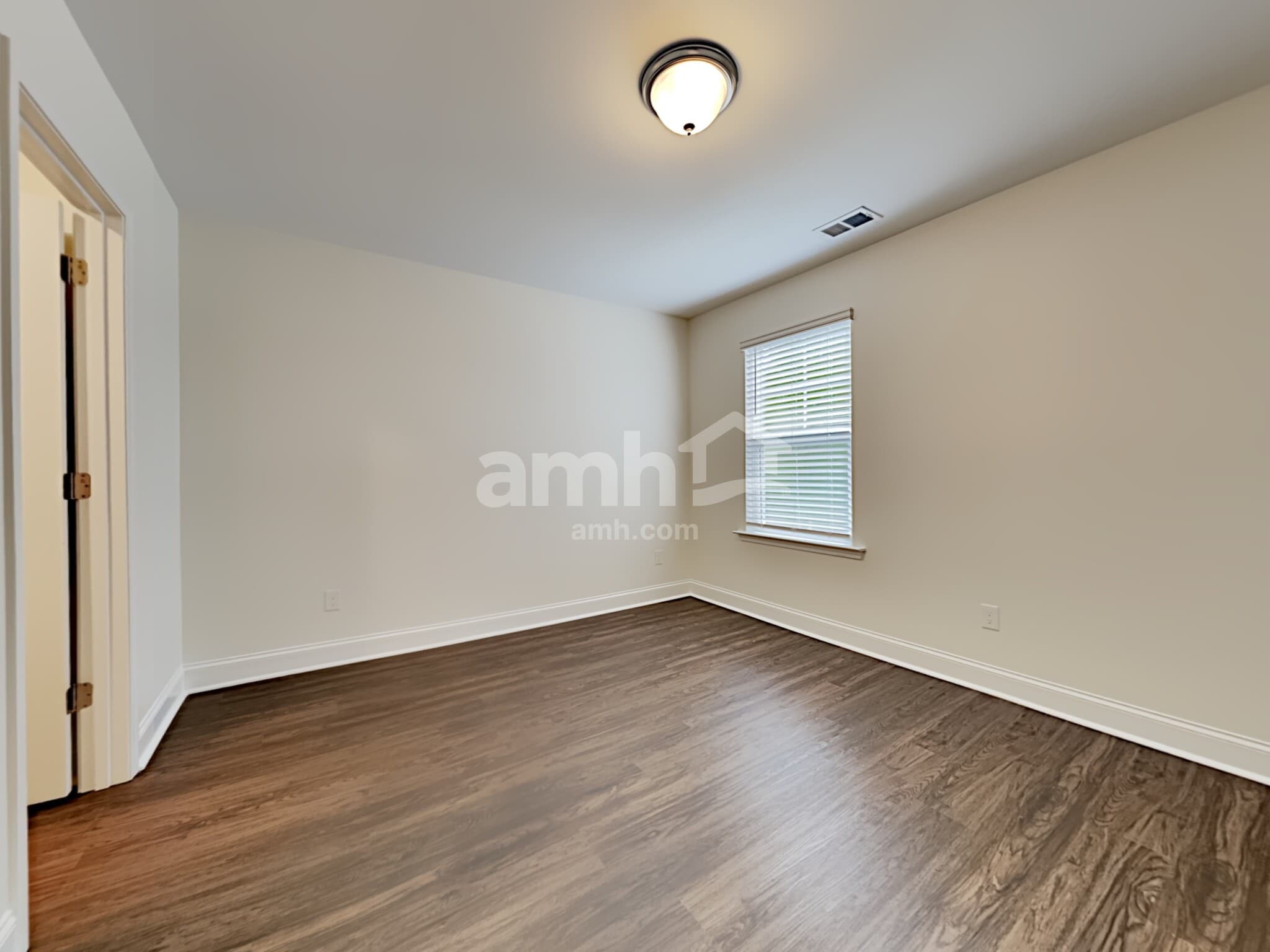 Building Photo - 157 Blackstone Dr