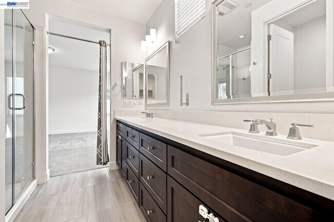 Building Photo - 33 Roccolino Ln