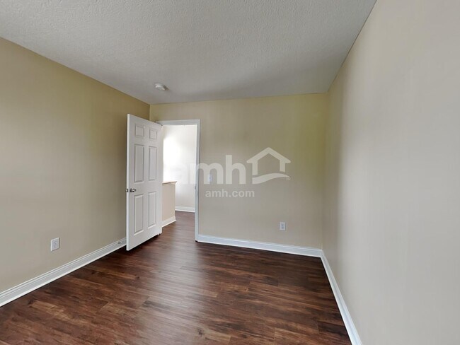 Building Photo - 7233 Hillmont Dr