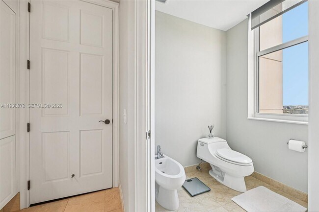 Building Photo - 626 Coral Wy