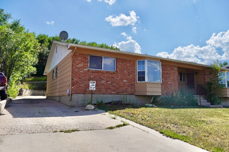 Building Photo - 47 Newport Cir