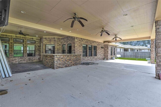 Building Photo - 22964 Brazos Dr