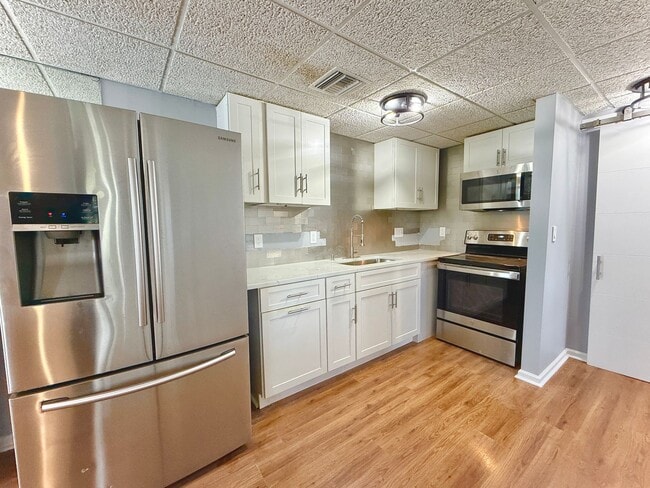 Building Photo - 1835 42nd Ave