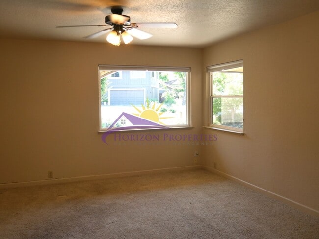 Building Photo - 3 Bed 2.5 Bath 1,766 sqft Fair Oaks Home