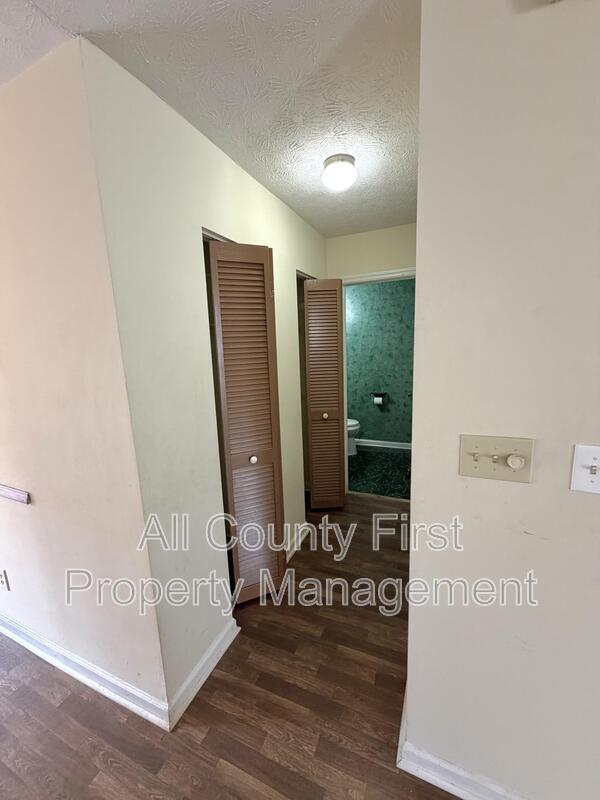 Building Photo - 1183 Red Oak Cove