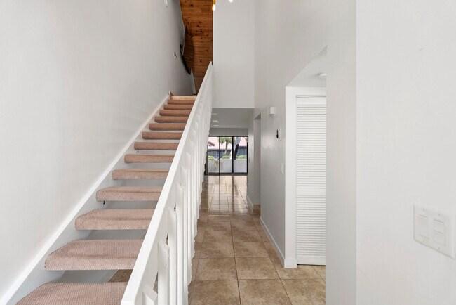 Building Photo - 216 Old Meadow Way