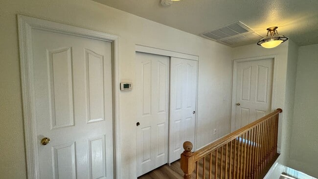 Building Photo - Summerlin 4 bedroom 3 car garage