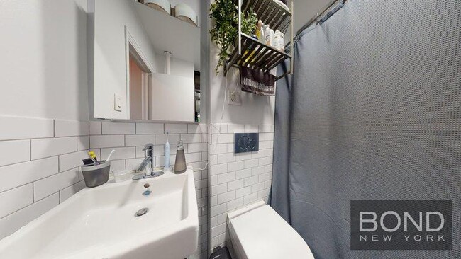 Building Photo - 313 E 93rd St