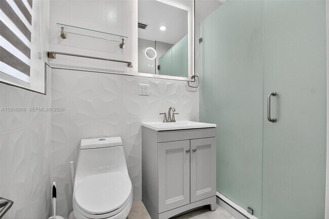 Building Photo - 6090 SW 63rd Ave