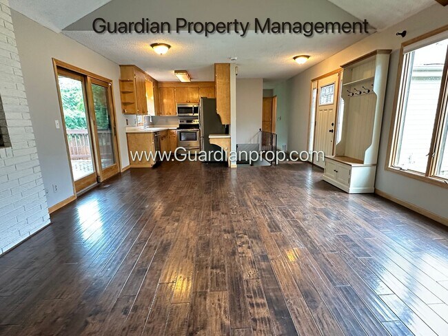 Primary Photo - South West Bloomington Single Family Home,...
