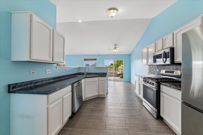 Building Photo - 10562 Casselberry N