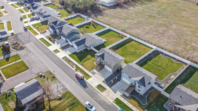 Building Photo - 617 N Shamrock Rd