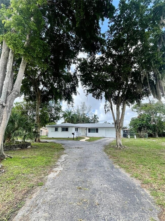 Primary Photo - 4430 W Broward Blvd