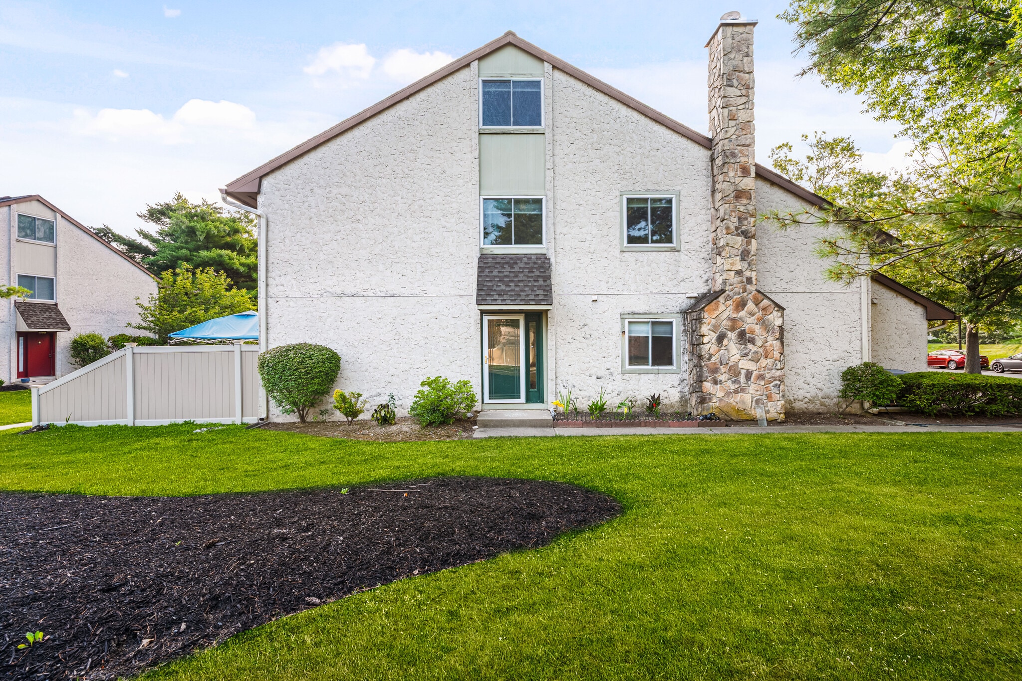 Building Photo - 99 Thoreau Dr