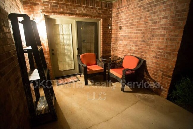 Building Photo - 1101 Golden Leaf Dr