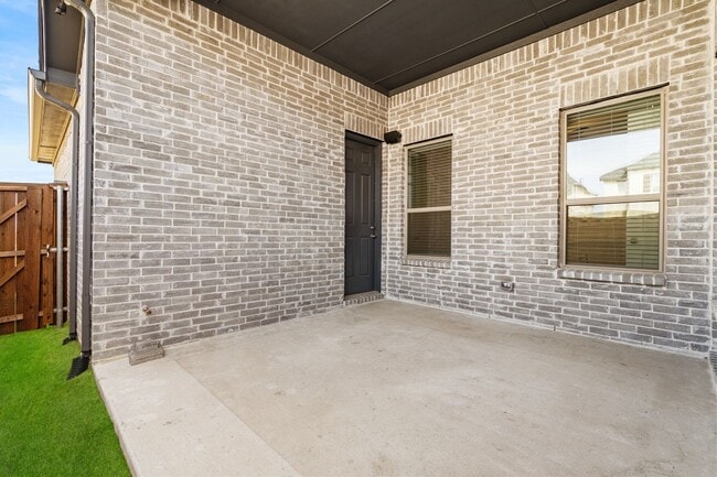 Building Photo - 2600 Chester Dr
