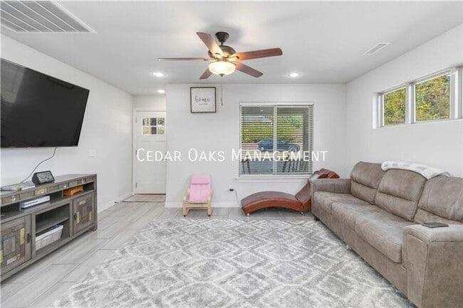 Building Photo - 645 Sugar Creek Rd